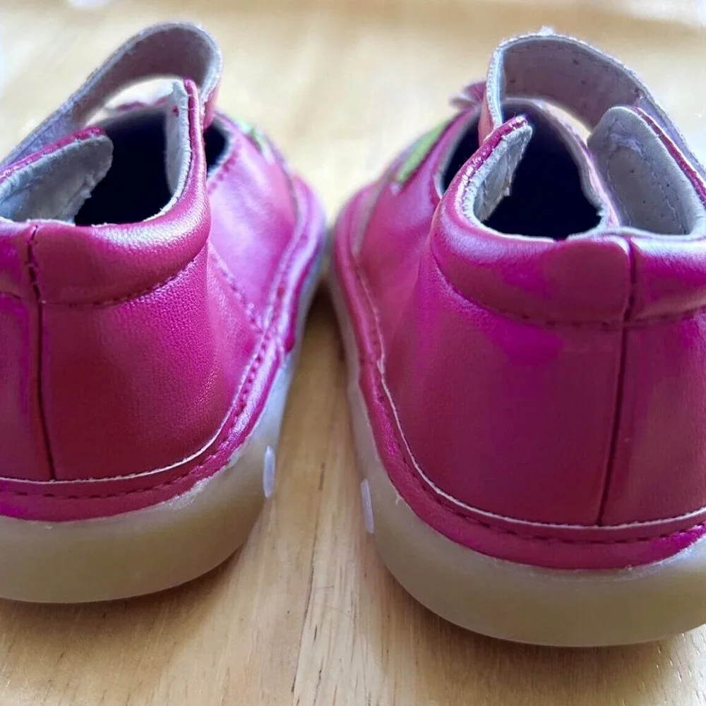 NWOT Pink Leather Early Walker Squeaker Shoes Size EU 20 (4.5 Infant)